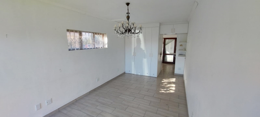 4 Bedroom Property for Sale in Wavecrest Eastern Cape